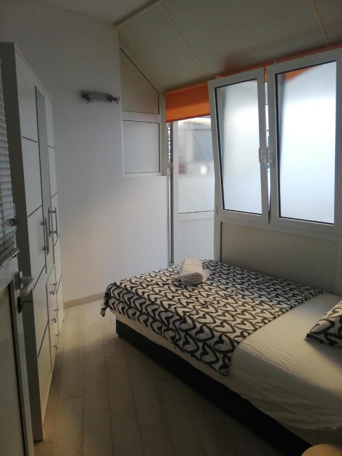 Apartman R&R,3 Room Apartman In The Center 시베니크 외부 사진