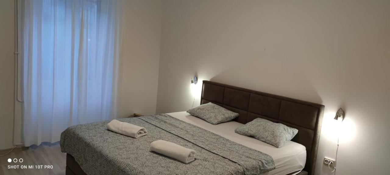 Apartman R&R,3 Room Apartman In The Center 시베니크 외부 사진