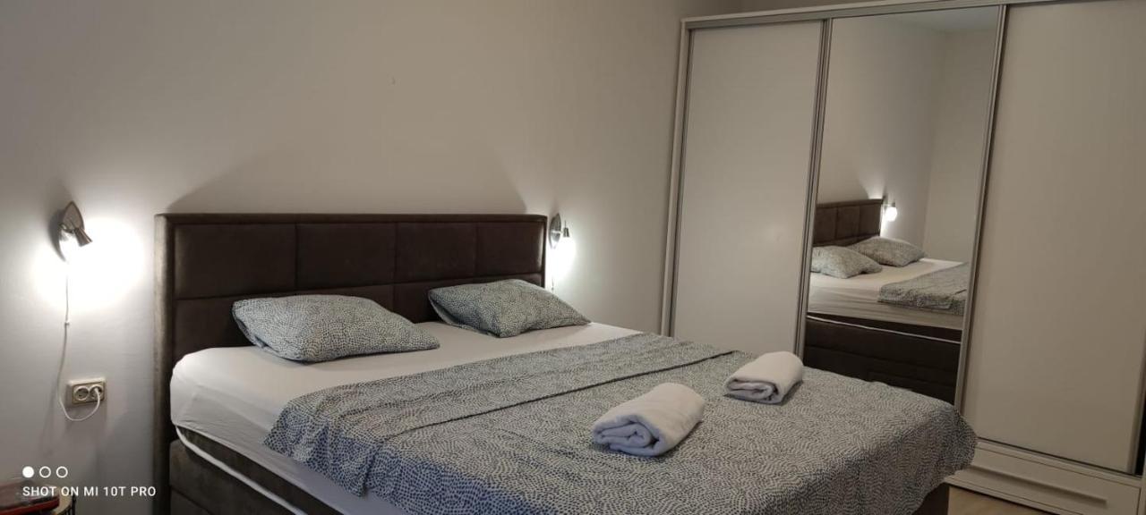Apartman R&R,3 Room Apartman In The Center 시베니크 외부 사진