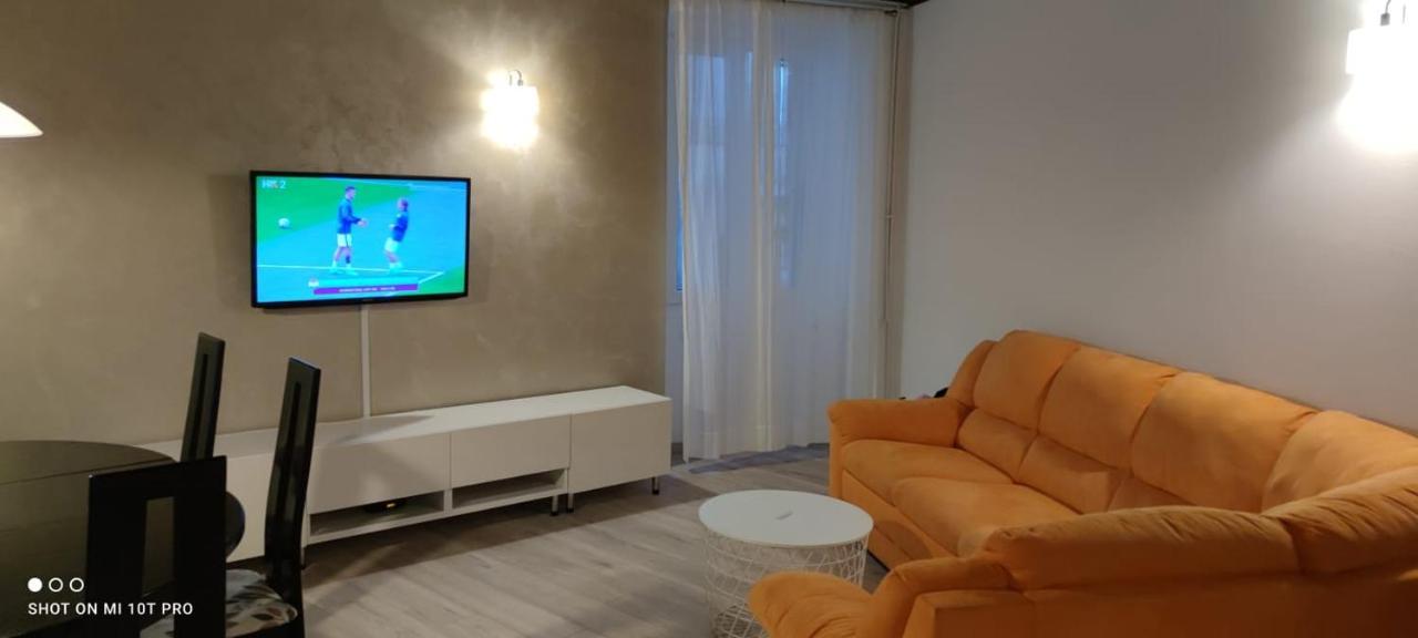 Apartman R&R,3 Room Apartman In The Center 시베니크 외부 사진
